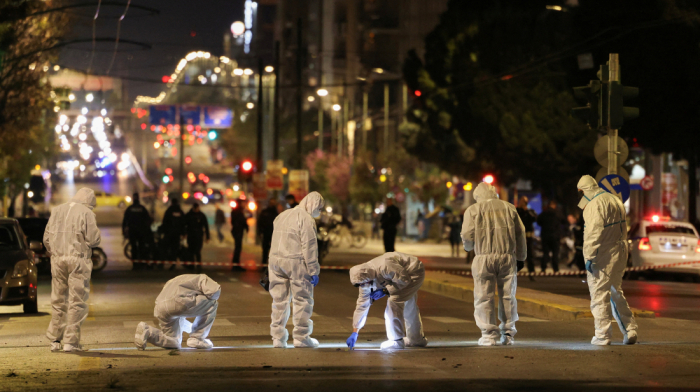Suspected bomb explodes outside Athens train office