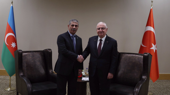 Azerbaijan, Turkish Defense chiefs discuss military ties
