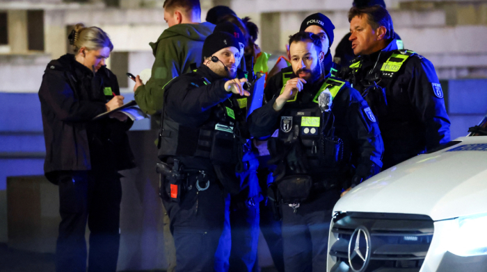 Berlin police kill suspect in fatal stabbing at station