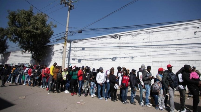 US supreme court halts deportations of Venezuelans under 1798 wartime law