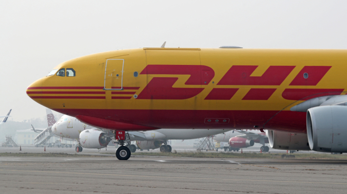 DHL halts consumer shipments over $800 to U.S.