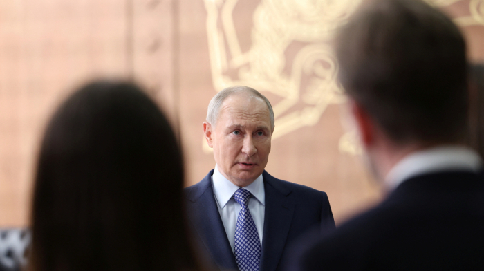 Putin hints at bilateral talks with Kyiv, truce falters