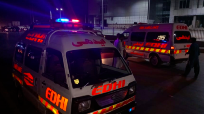 16 dead as vehicle crashes in Pakistan