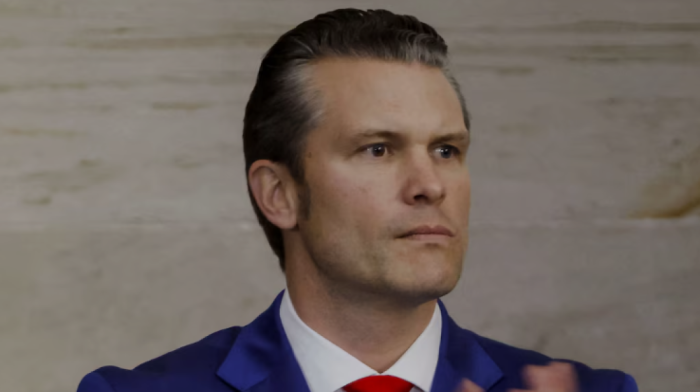 Pentagon chief warns Iran of consequences for supporting Houthis