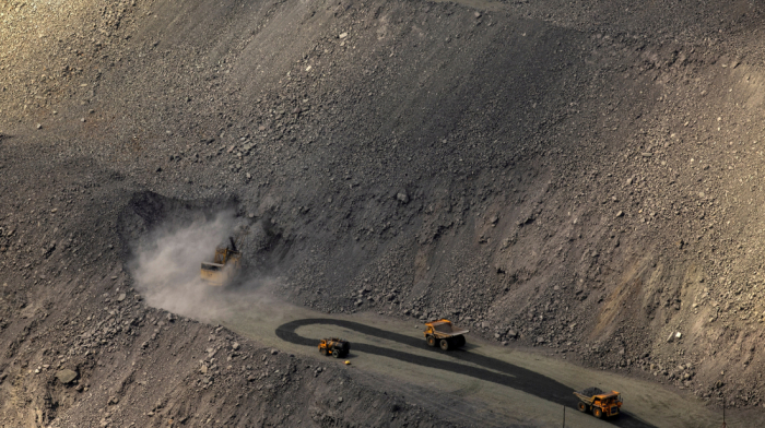 Senior Ukrainian official: Parliament to ratify minerals deals with US in few weeks