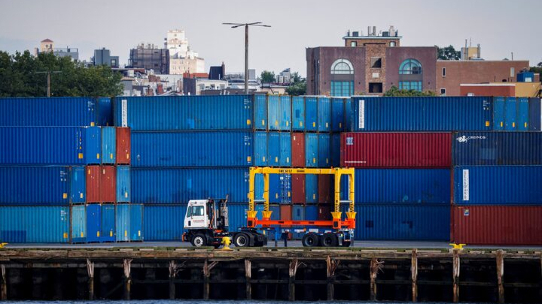 US trade deficit hits record $140.5 billion amid tariff concerns