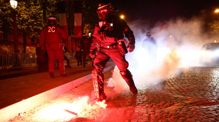 Vehicle incident disrupts PSG fan celebrations in Paris