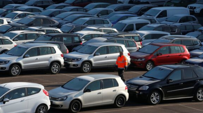 EU softens CO₂ emissions rules for European carmakers