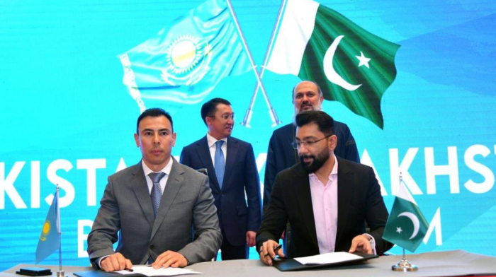 Kazakhstan and Pakistan sign trade and logistics deals at business forum in Karachi