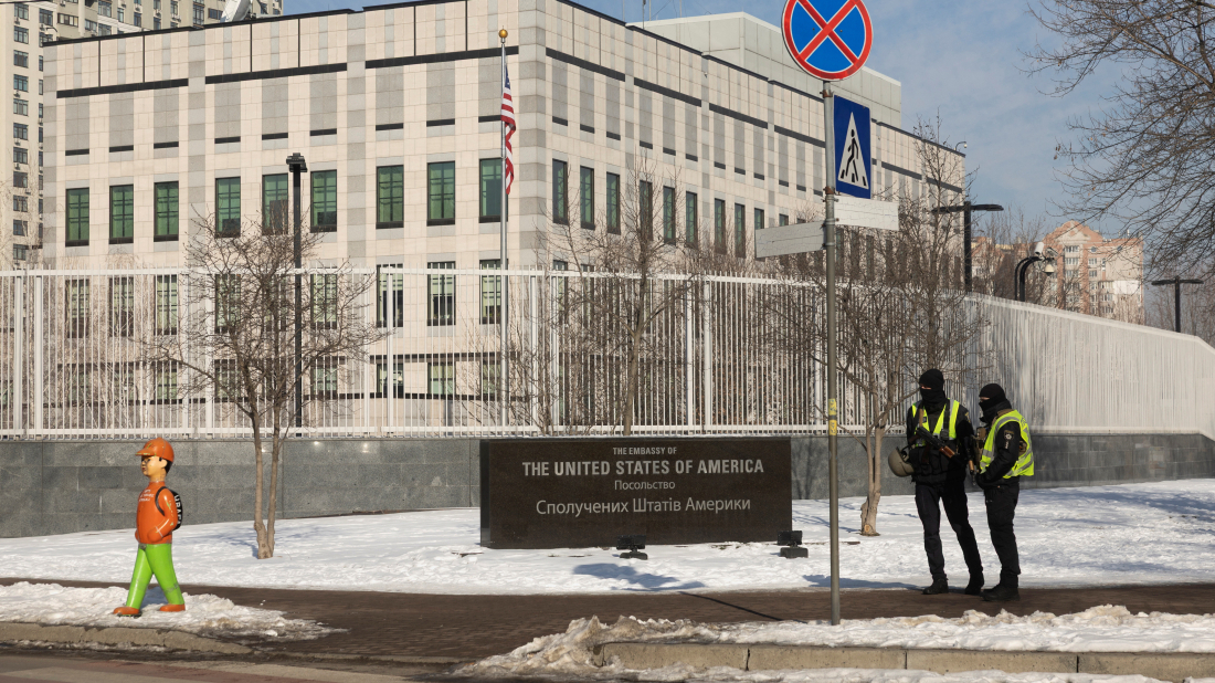 U.S. Embassy in Kyiv urges U.S. citizens to stay alert and ready