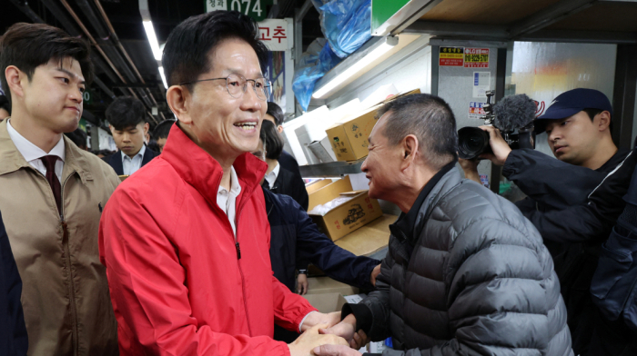 South Korea's presidential campaigns kick off, focus on ailing economy