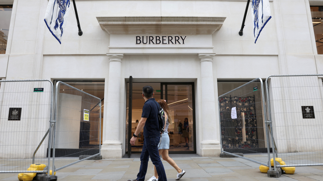 Burberry cuts 1,700 jobs amid profit turnaround