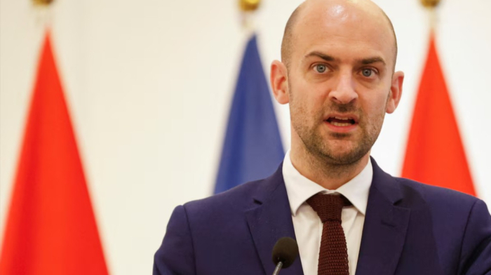 France to expel Algerian diplomats in response to Algiers' actions