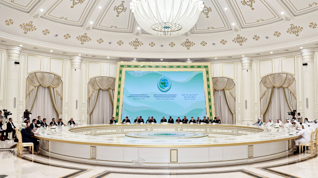 Turkmenistan signs agreements with Petronas and ADNOC to expand oil and gas cooperation
