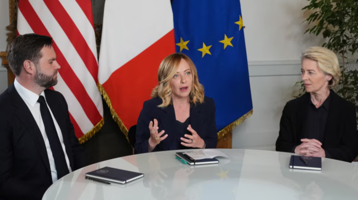 U.S. vice president meets EU Commission chief, hopes to move forward trade talks