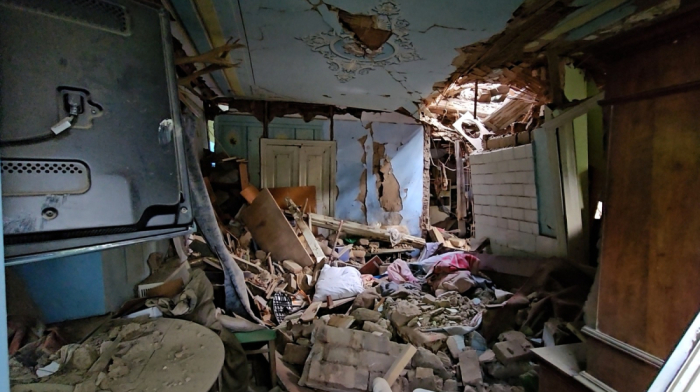 Russian artillery strikes hit Kherson, killing one and injuring 10 civilians