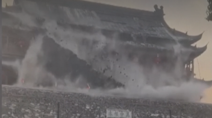 Ancient Ming Dynasty Towercollapse, no injuries reported