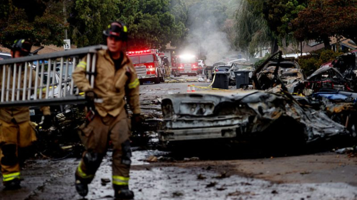 Plane crash in San Diego neighborhood kills several, destroys homes