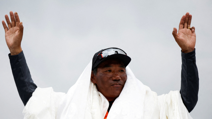 Kami Rita sets Everest record with 31st summit