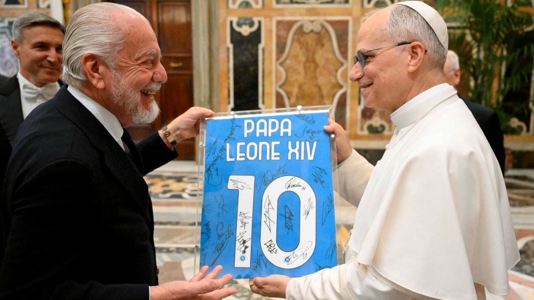 Soccer-Pope Leo meets Italian Serie A champions Napoli