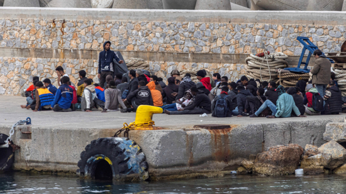 Greece drafts tougher law for rejected asylum seekers, PM says