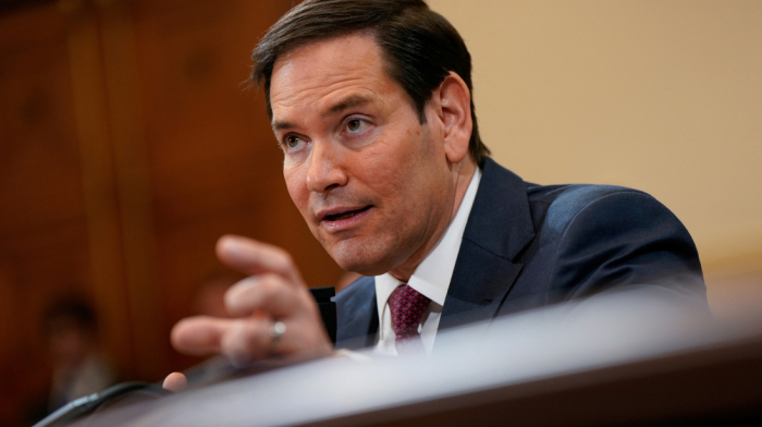 U.S. to ban visas for foreign officials accused of censoring Americans
