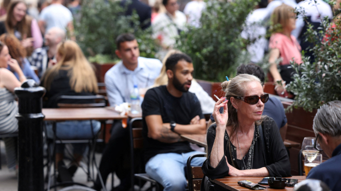 Spain moves to extend smoking ban to bar and restaurant terraces, including e-cigarettes