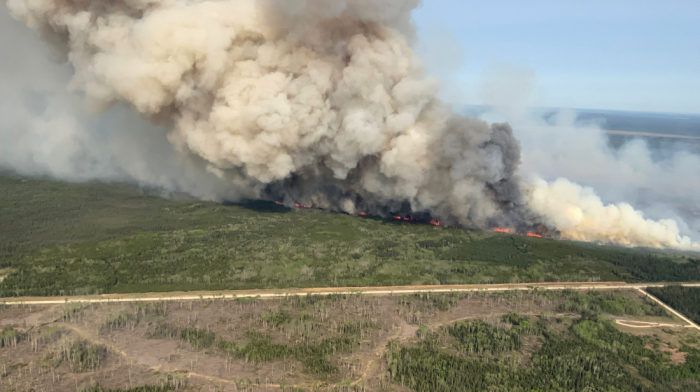 Dangerous wildfires in Manitoba force state of emergency, 20,000 evacuated