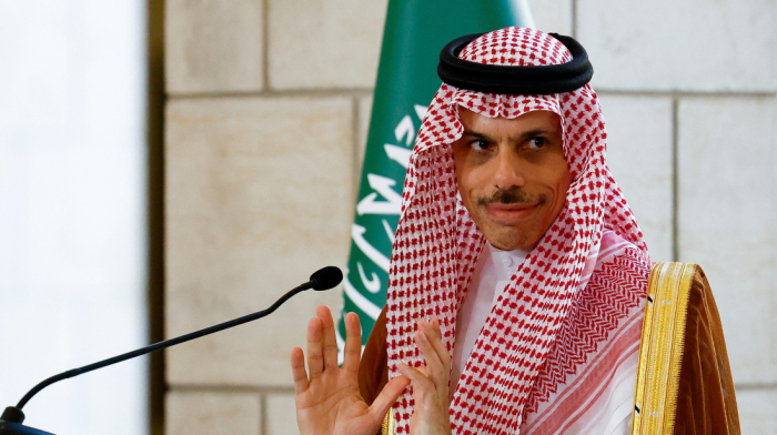 Saudi Arabia and Qatar to jointly fund Syrian public sector as ties deepen