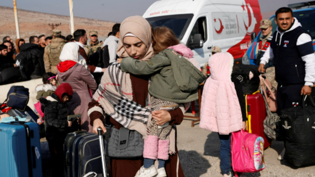 Thousands of Syrian refugees return home as post-Assad peace takes hold
