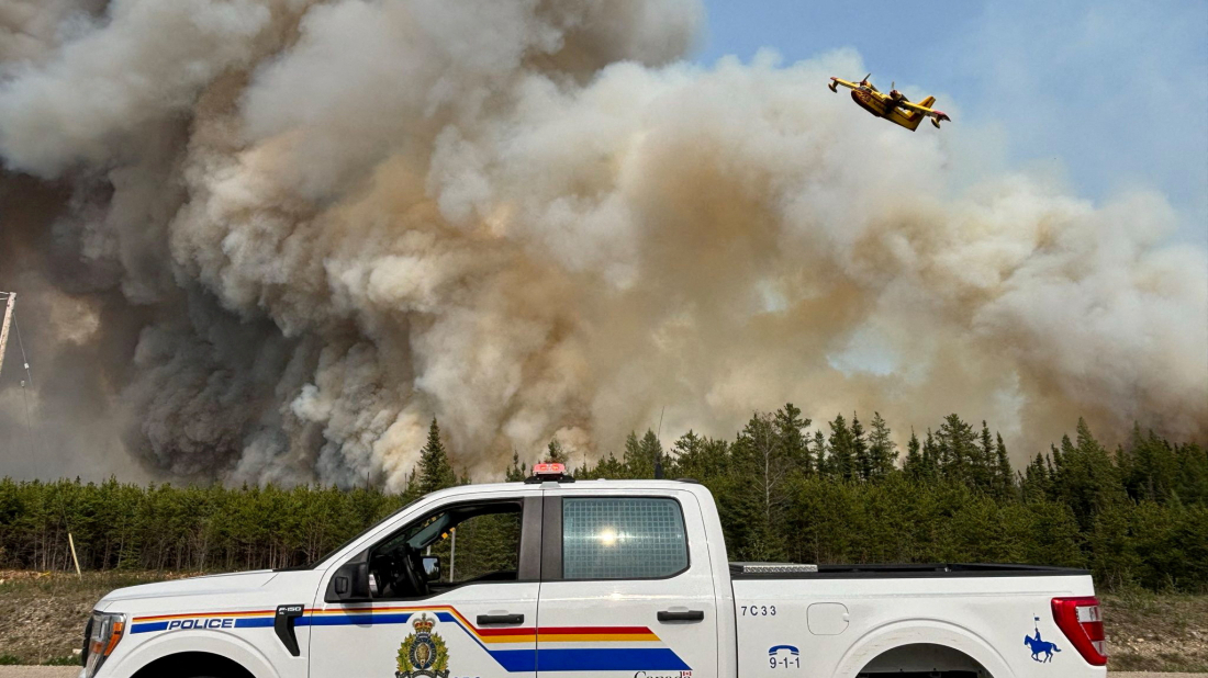 Canada battles over 200 wildfires as smoke chokes U.S. Midwest