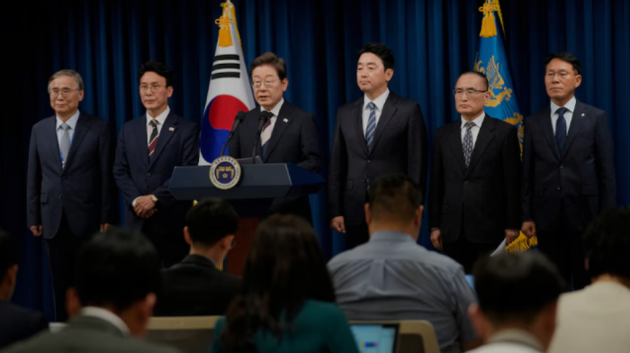 New South Korean president launches emergency economic plan