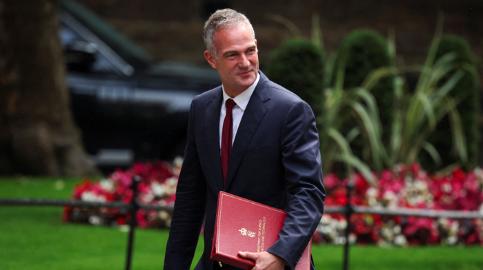 UK delays AI regulation, plans broader bill