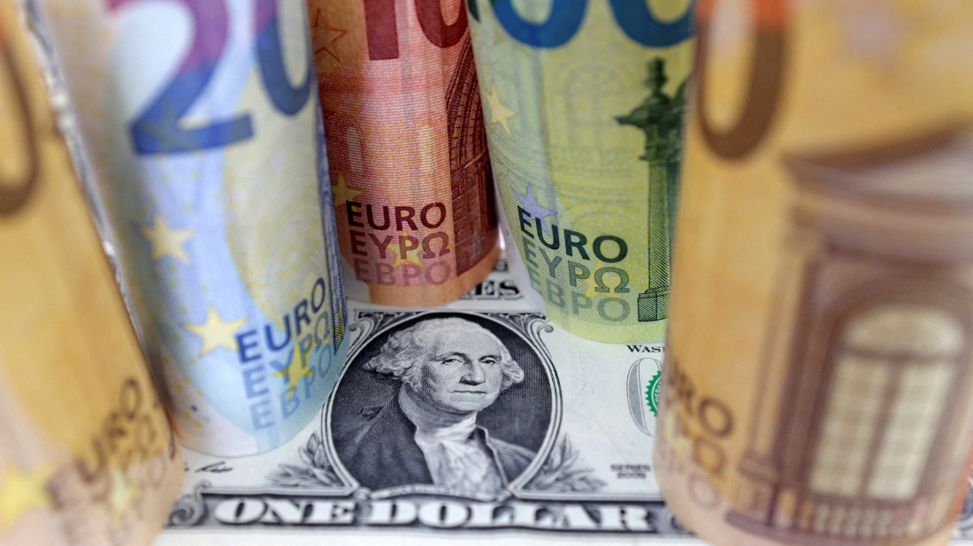 Euro hits 4-year high as dollar weakens on trade