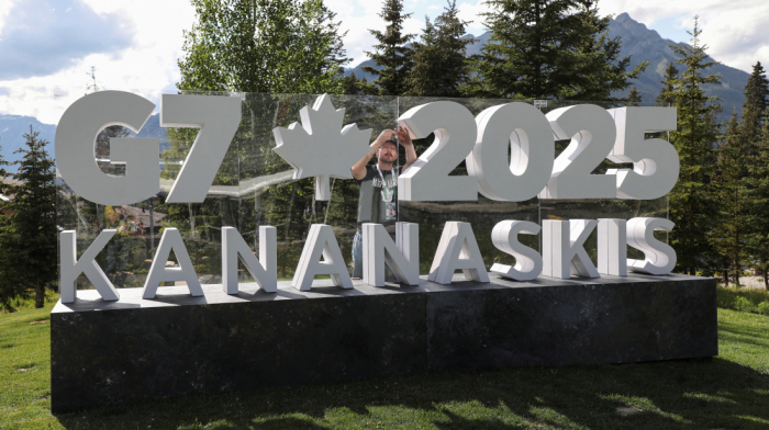 G7 leaders meet in Canada hoping to avoid Trump clash
