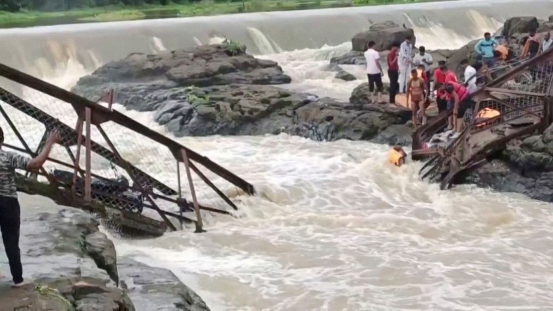 Bridge collapse in India leaves six dead