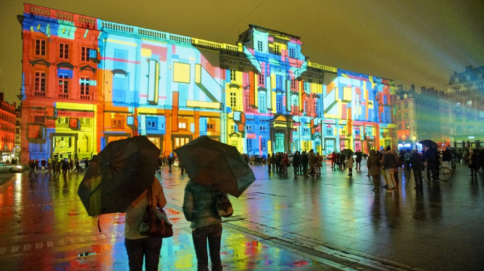 Lyon restricts car traffic in city center to fight air pollution