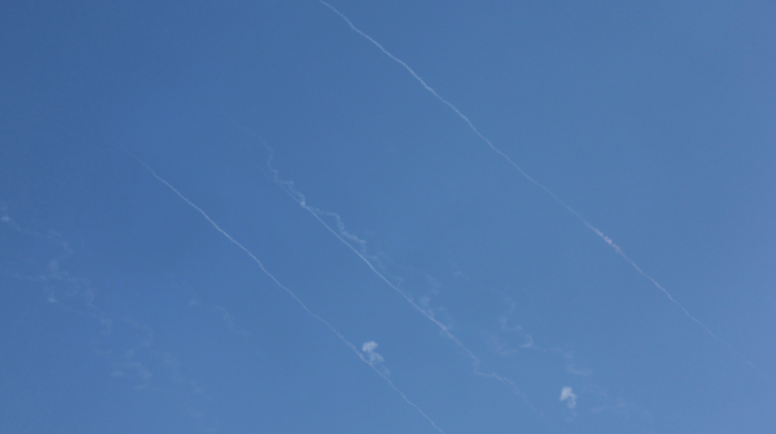 Iran launches new wave of missile strikes on Israel