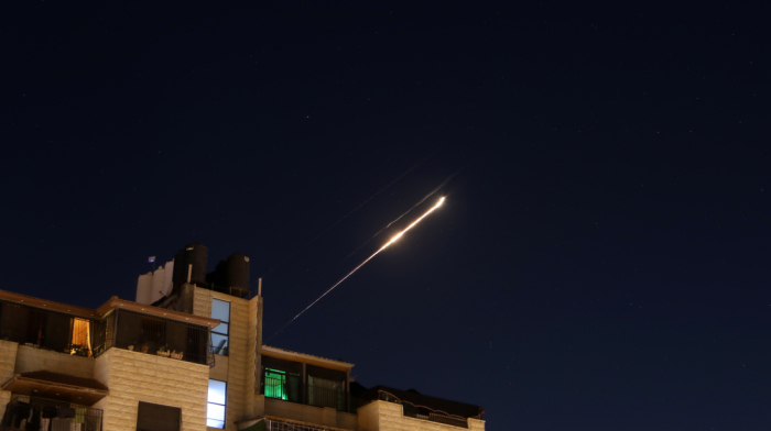 Iranian missile hits building in Gush Dan area of Tel Aviv