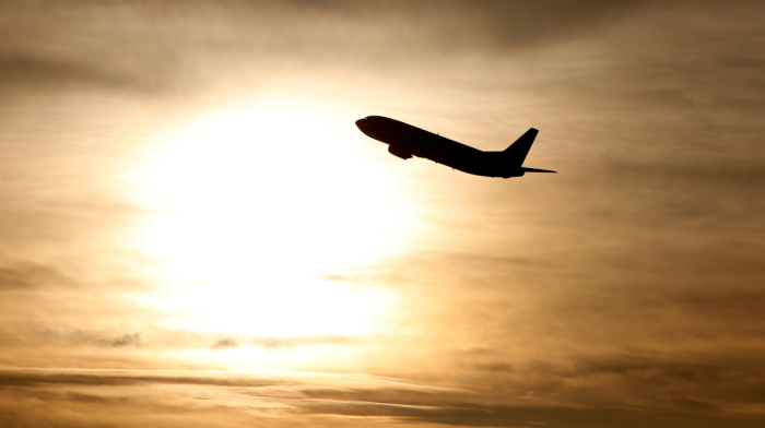 Israel briefly reopened its airspace