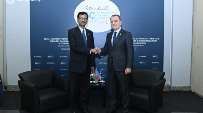 Azerbaijan and Bangladesh FMs discuss expanding partnership