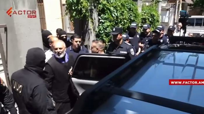 Armenian opposition figure Bagrat Galstanyan detained by masked officers