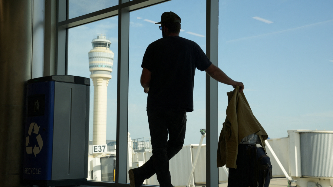 Storm causes hundreds of flight cancellations in Atlanta