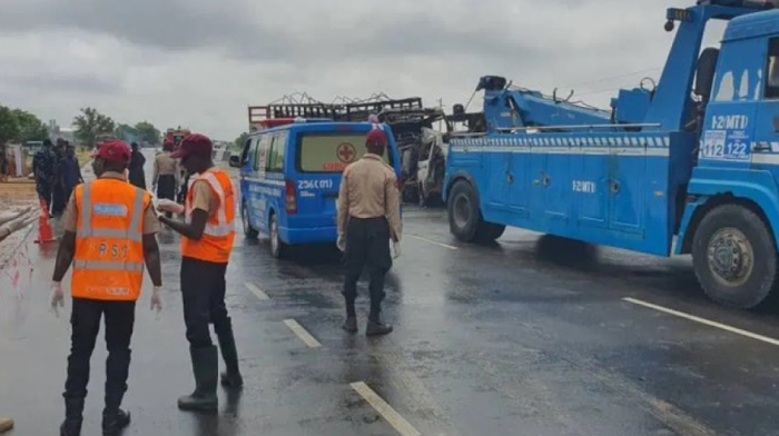 21 killed in Nigeria expressway crash caused by route violation