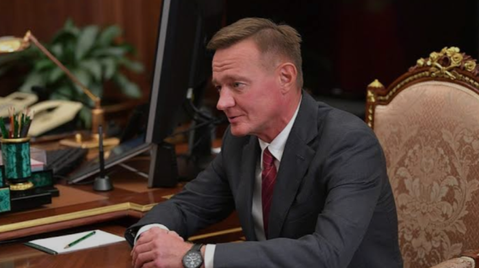 Putin dismisses transport minister