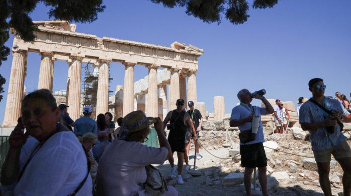 Greece closes Acropolis, halts outdoor work as heat wave intensifies