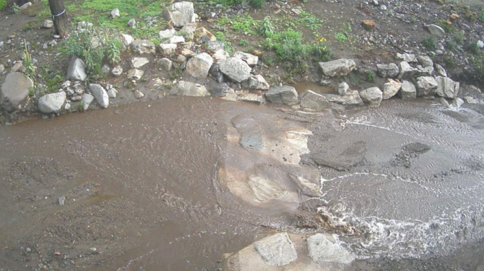 Flash flooding in New Mexico resort town traps dozens in homes and vehicles