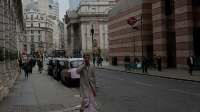 UK economy contracts for second month, fuelling rate cut talks