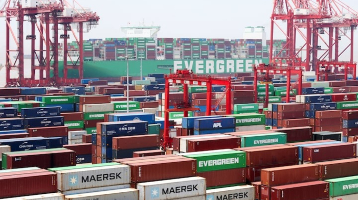 Chinese exporters rush goods out ahead of U.S. tariff deadline, lifting June exports 5.8 %