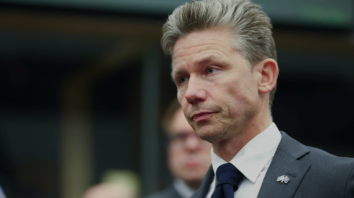 Sweden will contribute to new Ukraine arms shipment plans, defence minister says